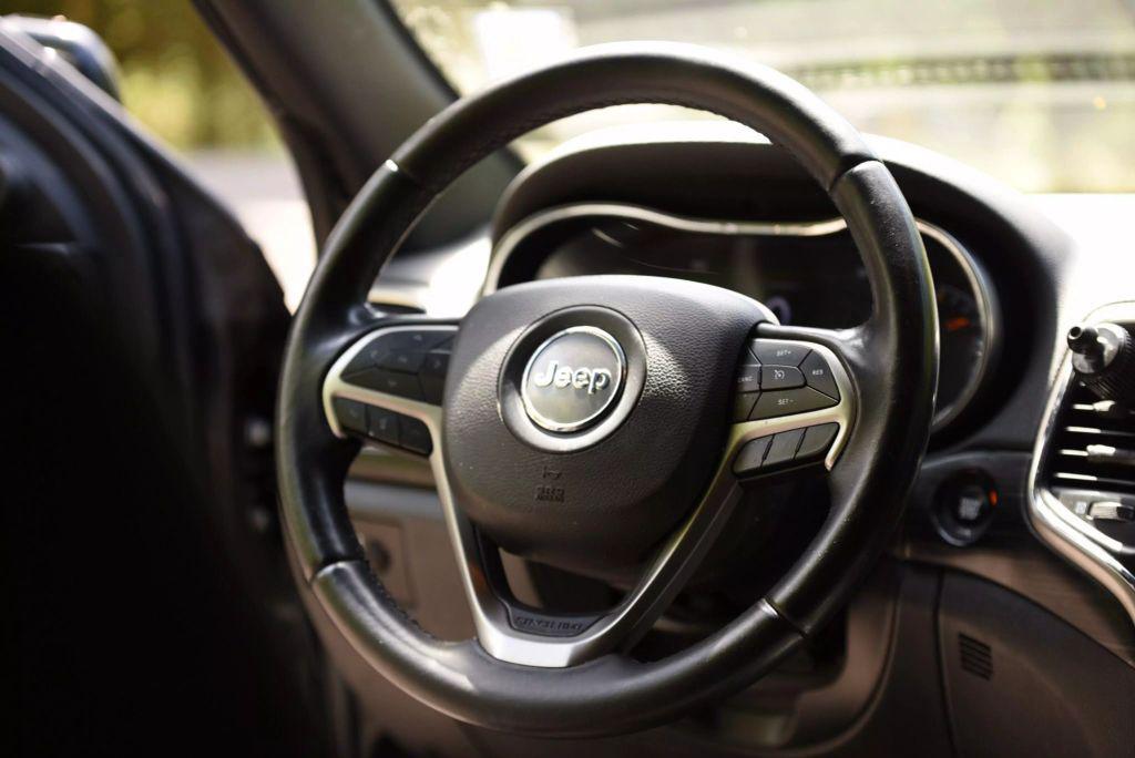 used 2019 Jeep Grand Cherokee car, priced at $10,995