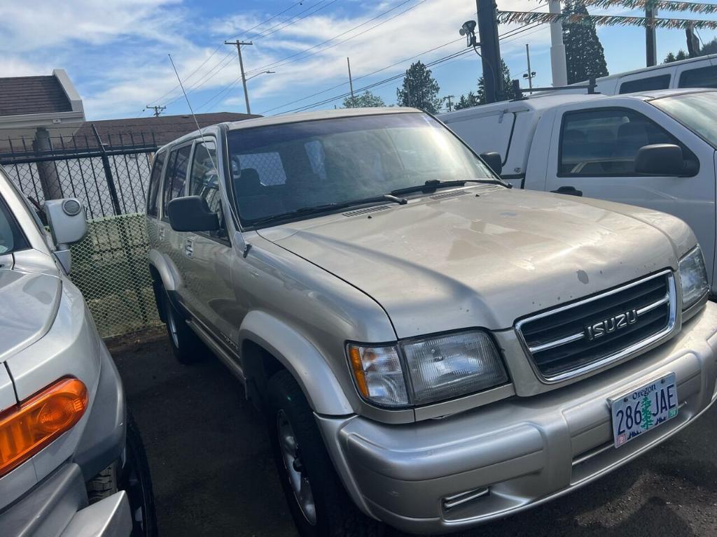 used 1999 Isuzu Trooper car, priced at $1,500