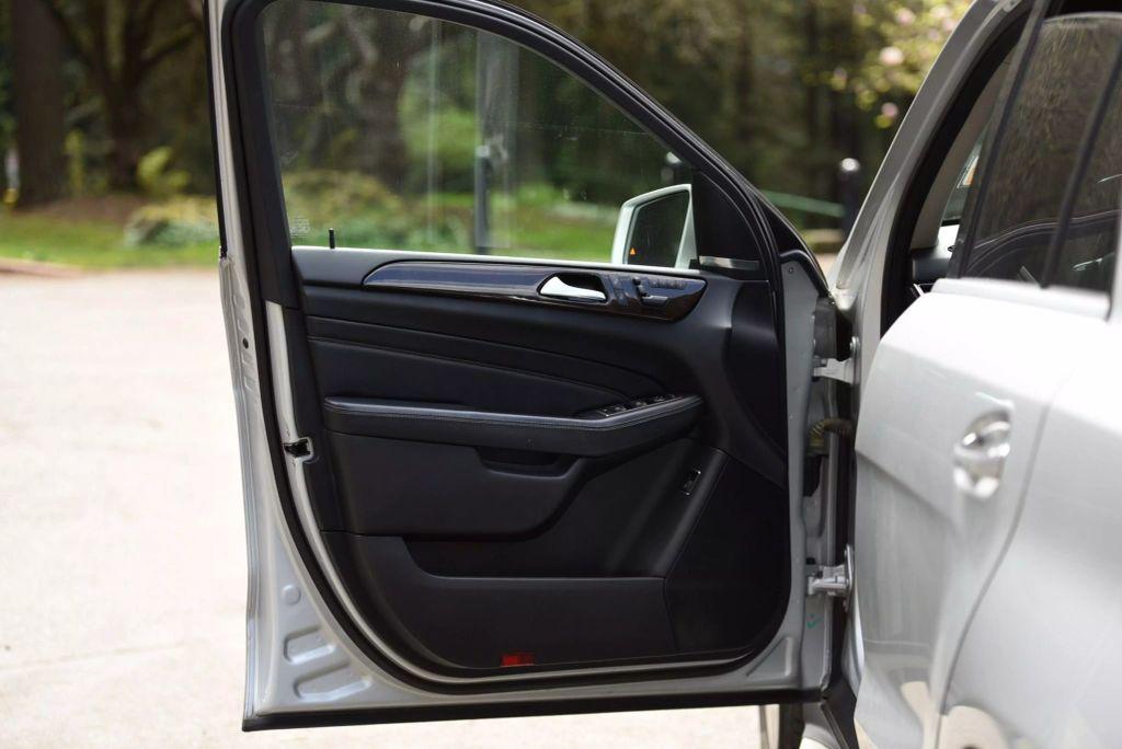 used 2015 Mercedes-Benz M-Class car, priced at $13,999