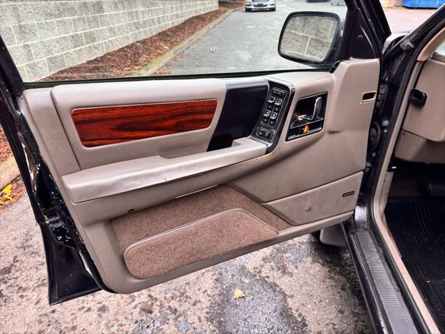 used 1995 Jeep Grand Cherokee car, priced at $4,995