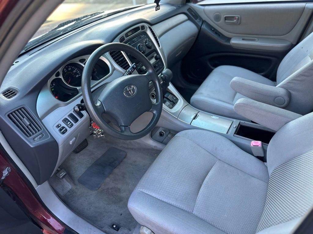 used 2007 Toyota Highlander car, priced at $6,980