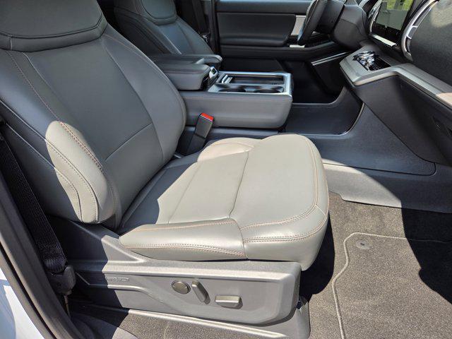 new 2025 Ford Expedition Max car, priced at $75,725