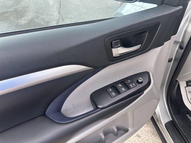 used 2019 Toyota Highlander car, priced at $28,956