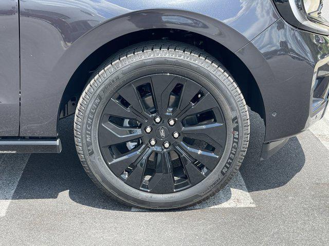 new 2025 Ford Expedition car, priced at $80,690