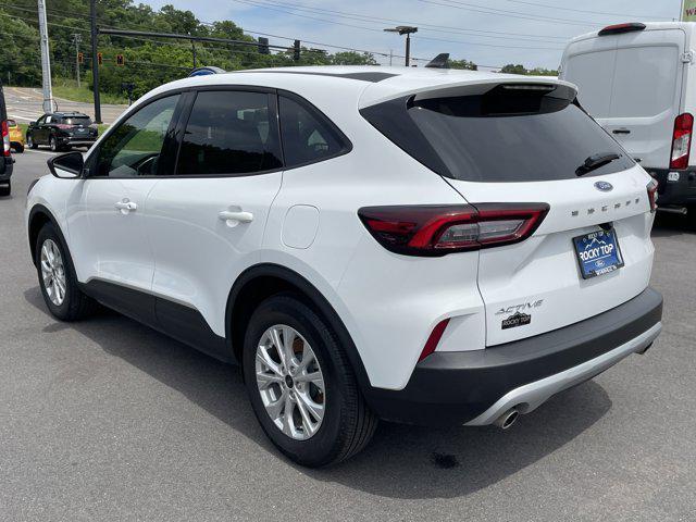 new 2025 Ford Escape car, priced at $27,995