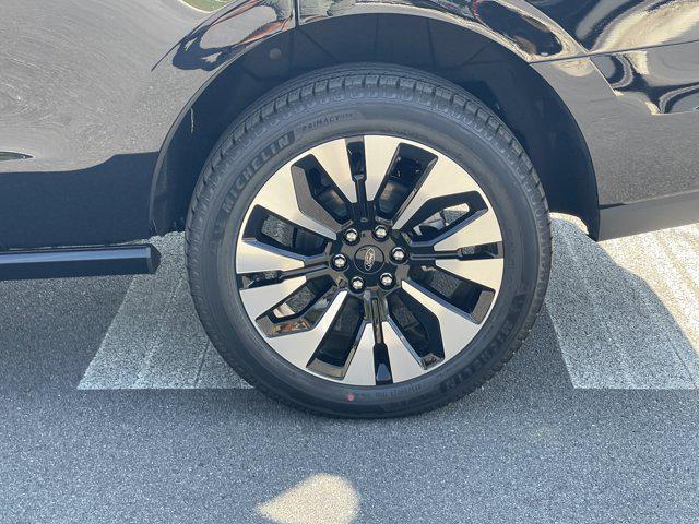 new 2025 Ford Expedition car, priced at $89,745
