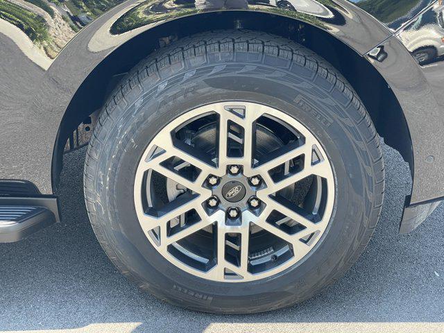 new 2025 Ford Expedition car, priced at $71,210