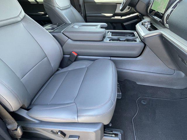 new 2025 Ford Expedition car, priced at $71,210