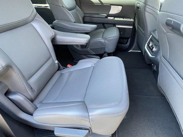 new 2025 Ford Expedition car, priced at $71,210
