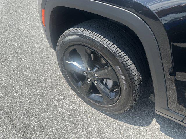 used 2024 Jeep Grand Cherokee car, priced at $35,970