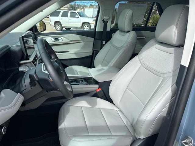 new 2025 Ford Explorer car, priced at $47,972