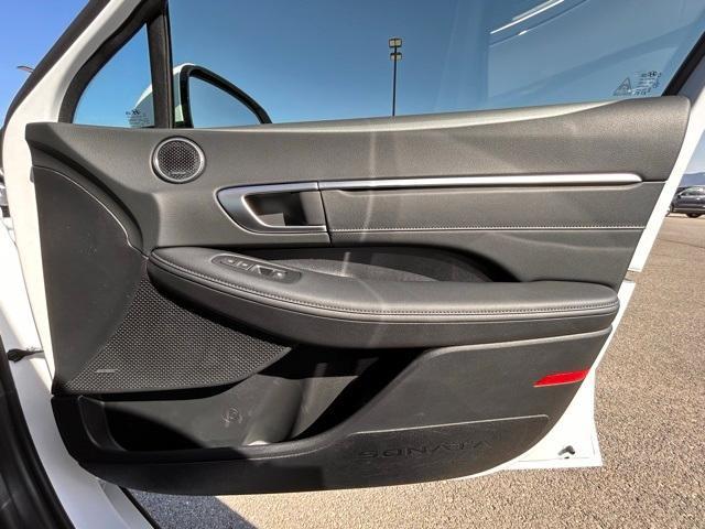 new 2025 Hyundai Sonata Hybrid car, priced at $39,595