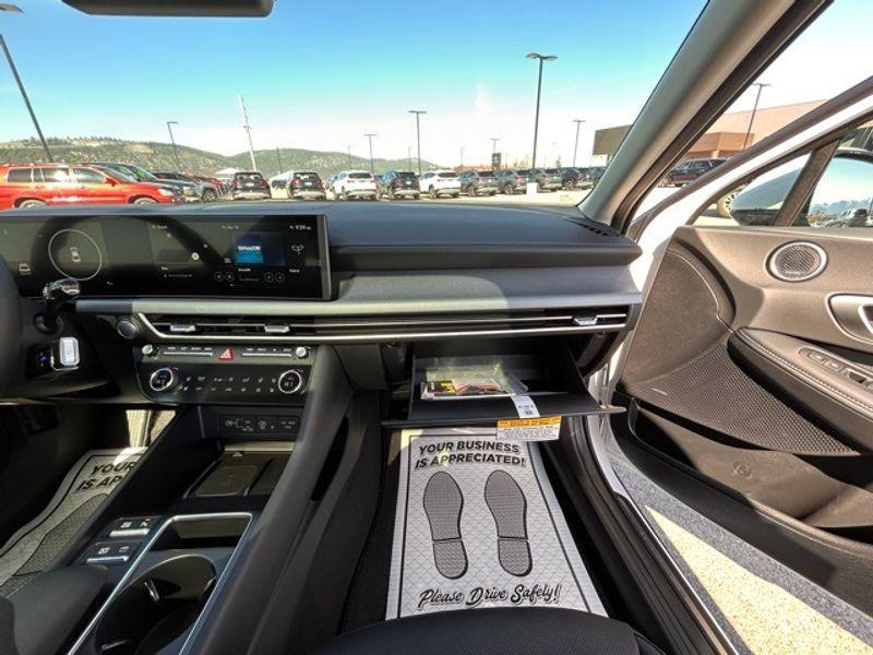 new 2025 Hyundai Sonata Hybrid car, priced at $39,595