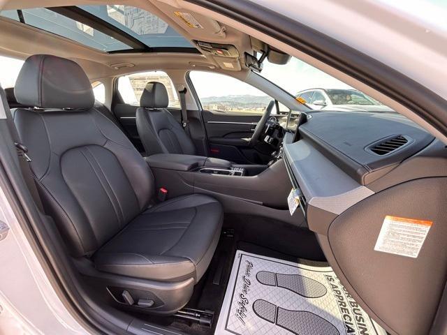 new 2025 Hyundai Sonata Hybrid car, priced at $39,595