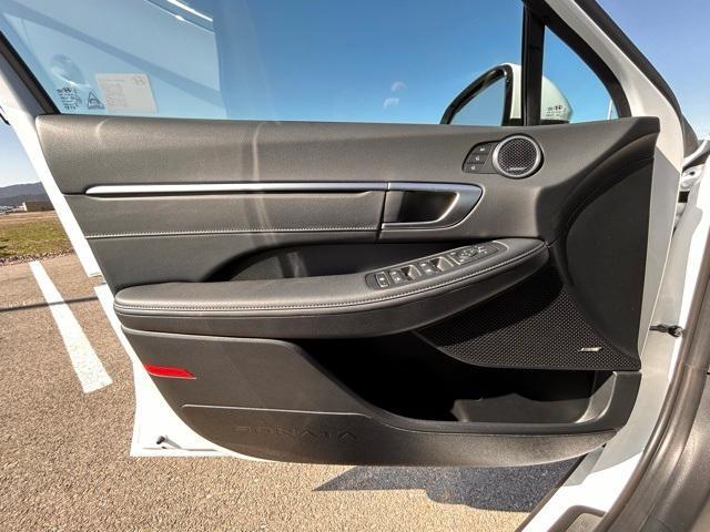 new 2025 Hyundai Sonata Hybrid car, priced at $39,595