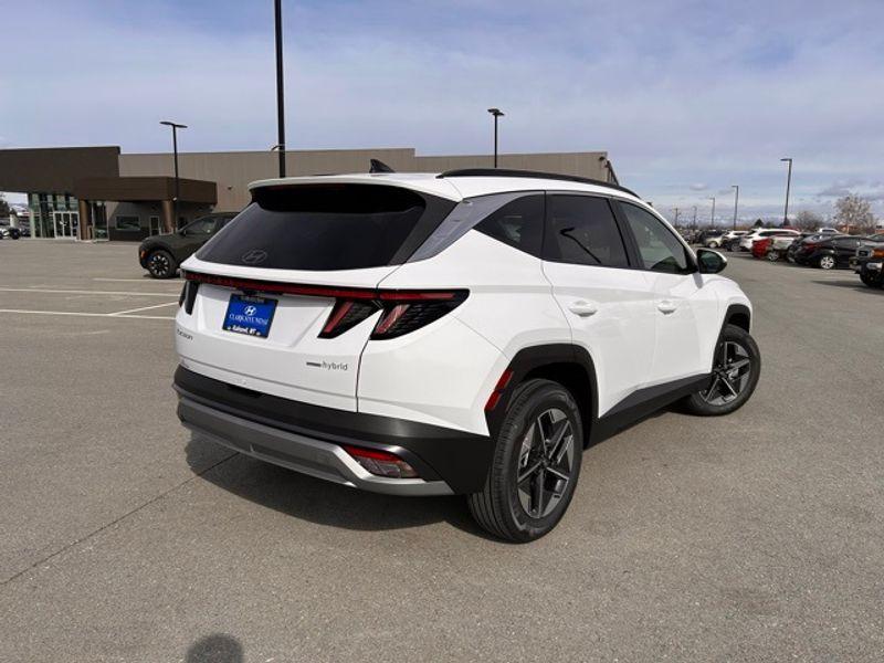 new 2025 Hyundai TUCSON Hybrid car, priced at $37,578