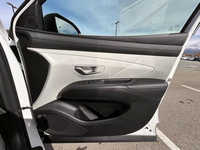 new 2025 Hyundai TUCSON Hybrid car, priced at $37,578