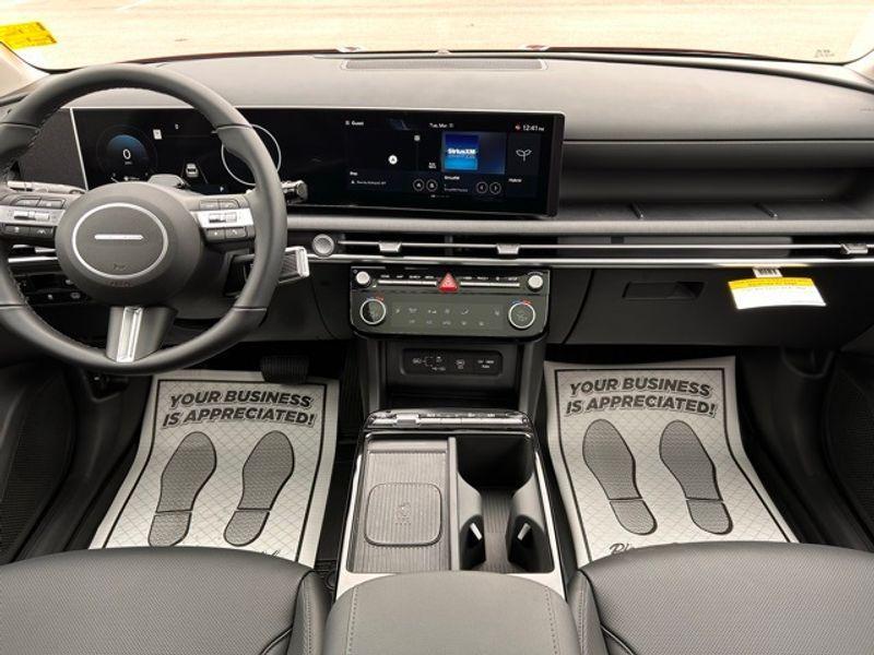 new 2025 Hyundai TUCSON Hybrid car, priced at $37,945
