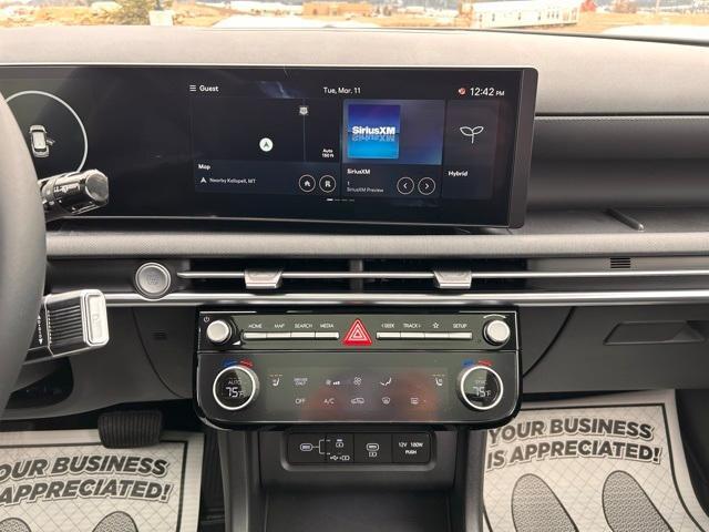 new 2025 Hyundai TUCSON Hybrid car, priced at $37,945