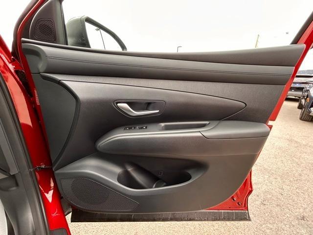new 2025 Hyundai TUCSON Hybrid car, priced at $37,945