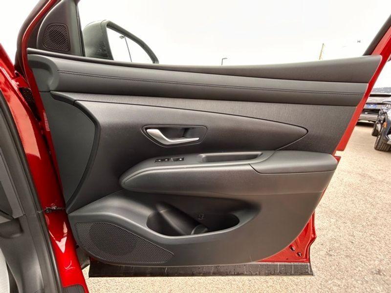 new 2025 Hyundai TUCSON Hybrid car, priced at $37,945