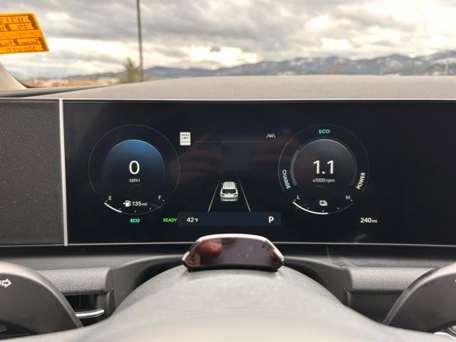 new 2025 Hyundai TUCSON Hybrid car, priced at $37,945