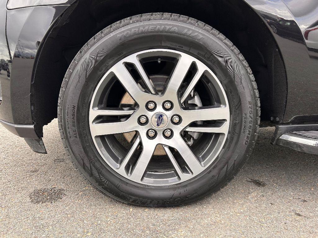 used 2023 Ford Expedition car, priced at $44,413