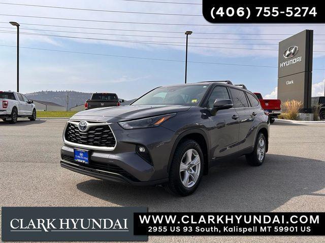 used 2022 Toyota Highlander Hybrid car, priced at $32,880