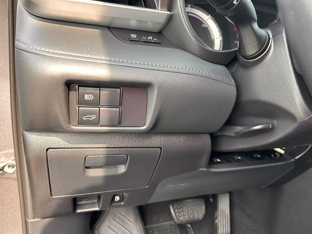 used 2022 Toyota Highlander Hybrid car, priced at $32,880