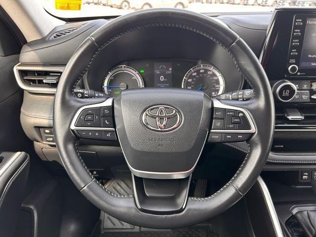 used 2022 Toyota Highlander Hybrid car, priced at $32,880