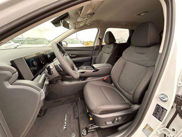 new 2026 Hyundai TUCSON Hybrid car, priced at $32,640