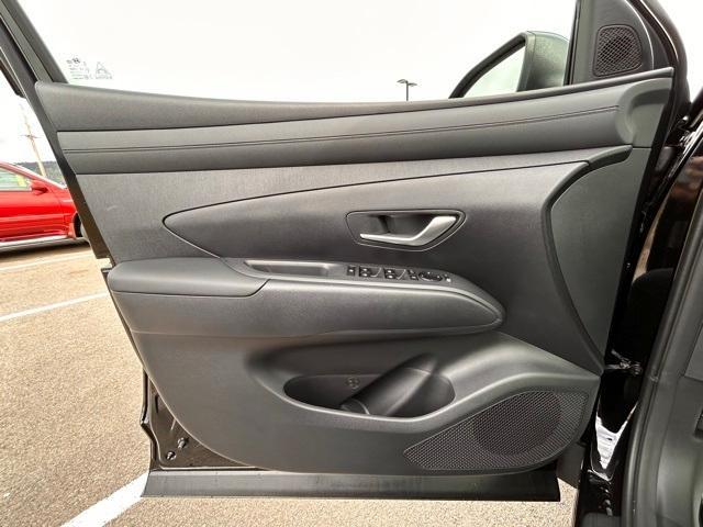 new 2025 Hyundai TUCSON Hybrid car, priced at $37,586