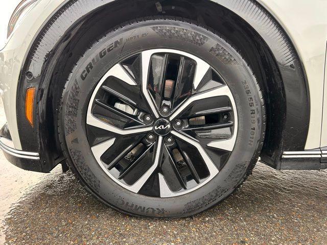 used 2022 Kia EV6 car, priced at $27,311