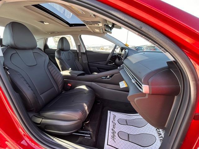 new 2025 Hyundai Elantra car, priced at $28,186