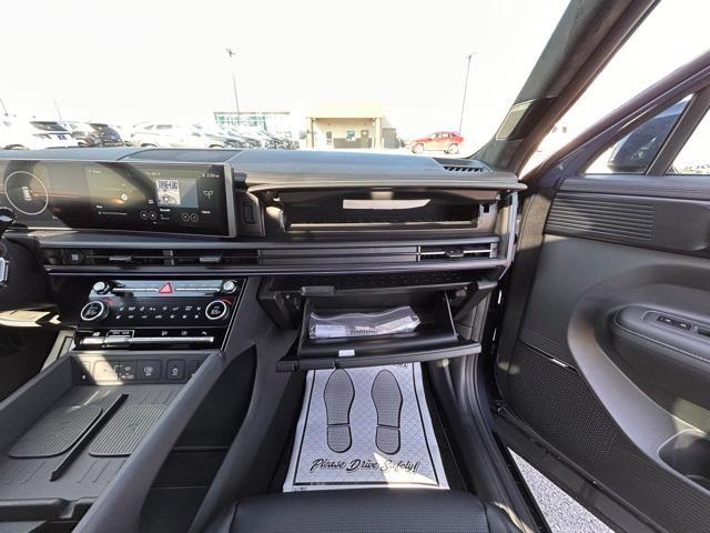 new 2025 Hyundai SANTA FE HEV car, priced at $48,228