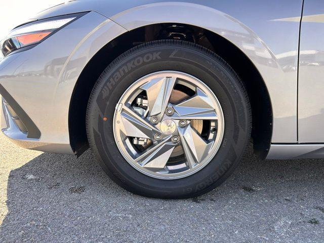 new 2025 Hyundai Elantra car, priced at $21,701