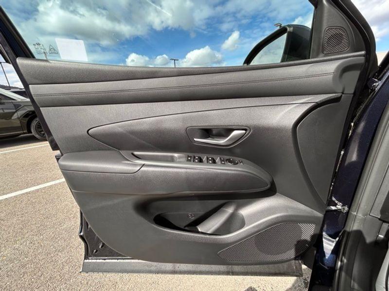 new 2025 Hyundai TUCSON Hybrid car, priced at $37,466