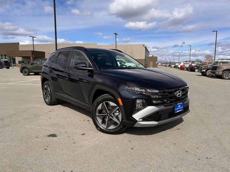 new 2025 Hyundai TUCSON Hybrid car, priced at $37,466