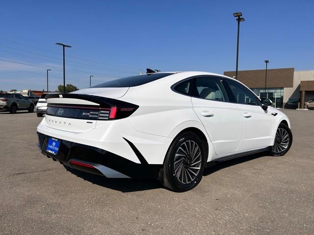 new 2024 Hyundai Sonata Hybrid car, priced at $32,450