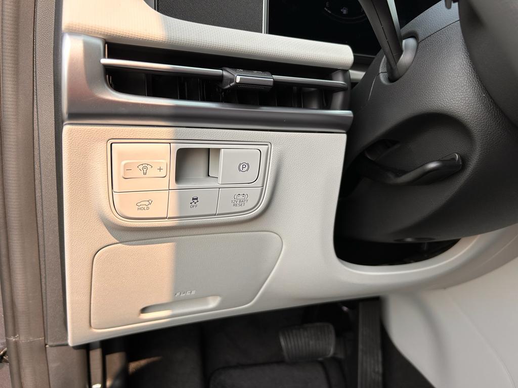 new 2025 Hyundai TUCSON Hybrid car, priced at $35,037