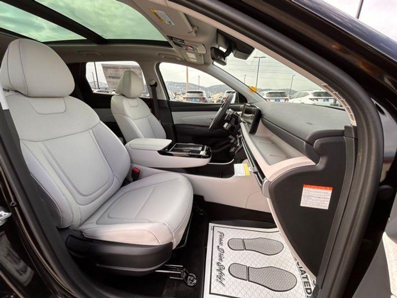 new 2025 Hyundai TUCSON Hybrid car, priced at $37,466