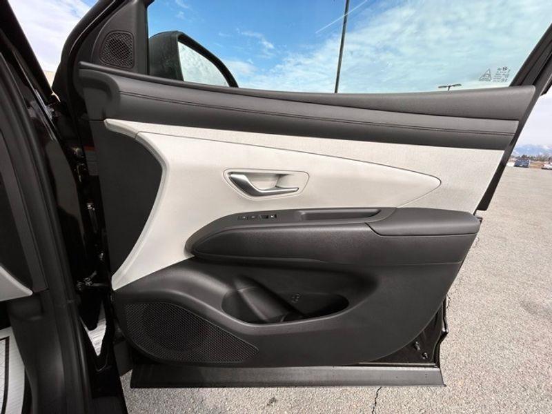 new 2025 Hyundai TUCSON Hybrid car, priced at $37,466
