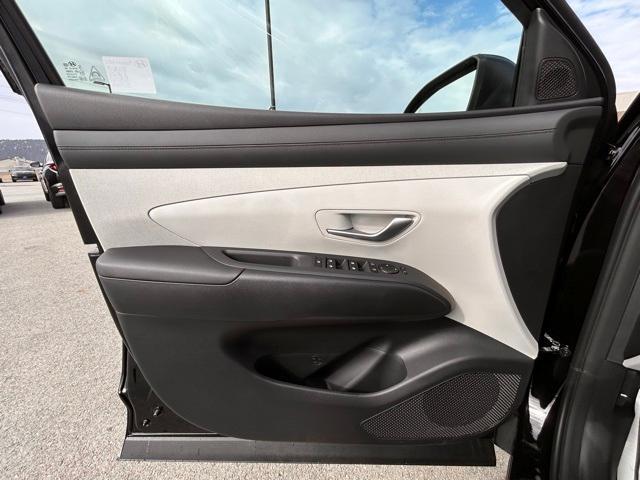 new 2025 Hyundai TUCSON Hybrid car, priced at $37,466