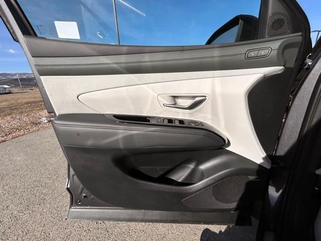 new 2025 Hyundai TUCSON Hybrid car, priced at $42,291