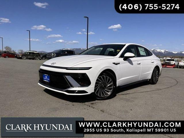new 2025 Hyundai Sonata Hybrid car, priced at $29,180