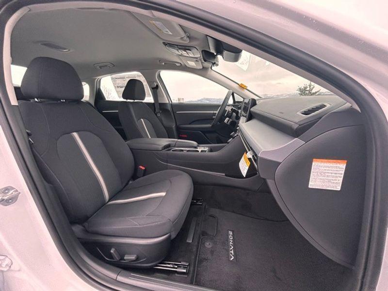 new 2025 Hyundai Sonata Hybrid car, priced at $32,822