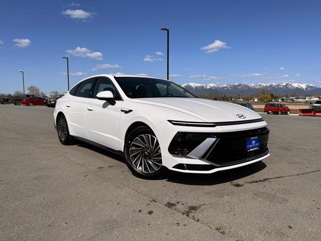 new 2025 Hyundai Sonata Hybrid car, priced at $32,822