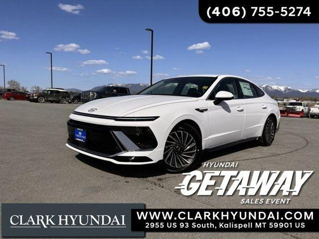 new 2025 Hyundai Sonata Hybrid car, priced at $29,180