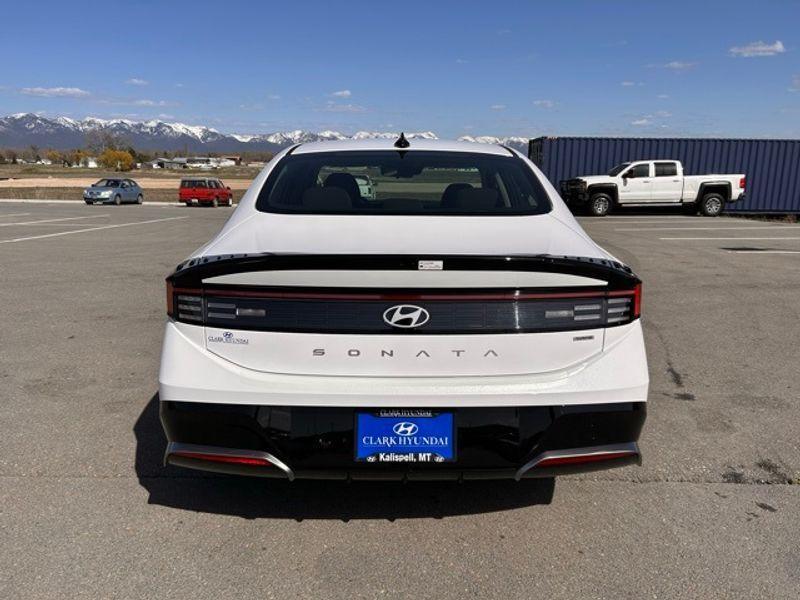 new 2025 Hyundai Sonata Hybrid car, priced at $32,822