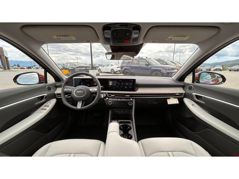 new 2025 Hyundai Sonata Hybrid car, priced at $32,728